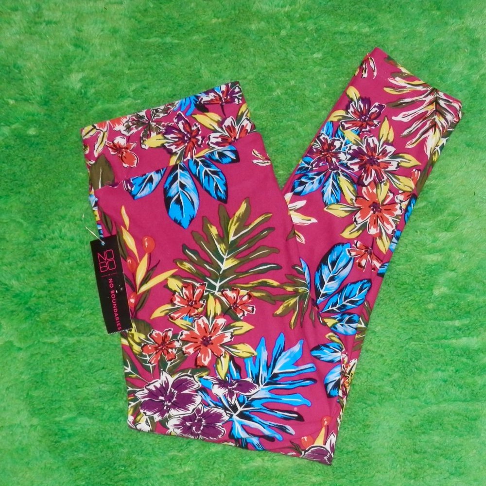 NO BOUNDARIES KNIT FLARE CAPRI PANT * SIZE MEDIUM (7-9) NEW WITH TAGS * SO CUTE